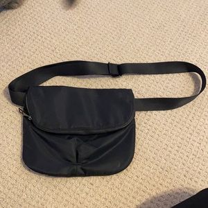 Lululemon black festival bag Fanny pack pouch